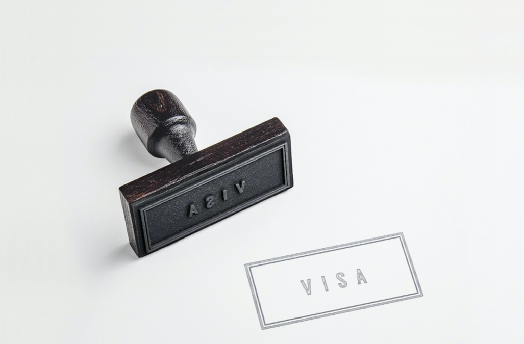 Working away from home : How should expats apply for a working visa?